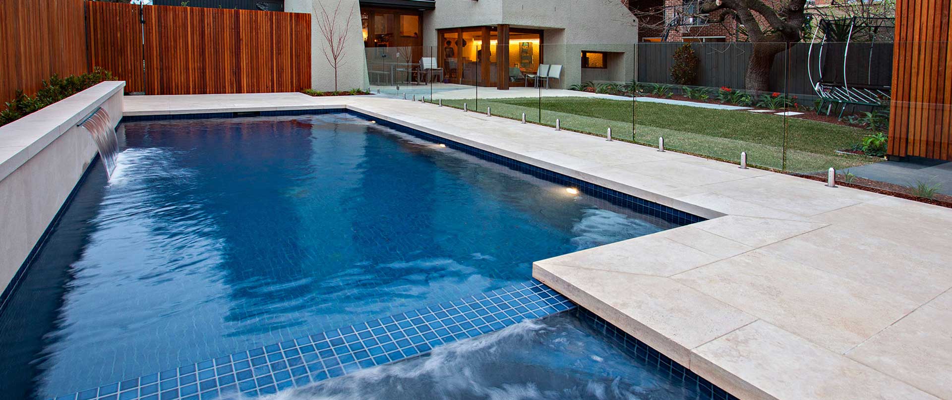 concrete and fibreglass swimming pool builders